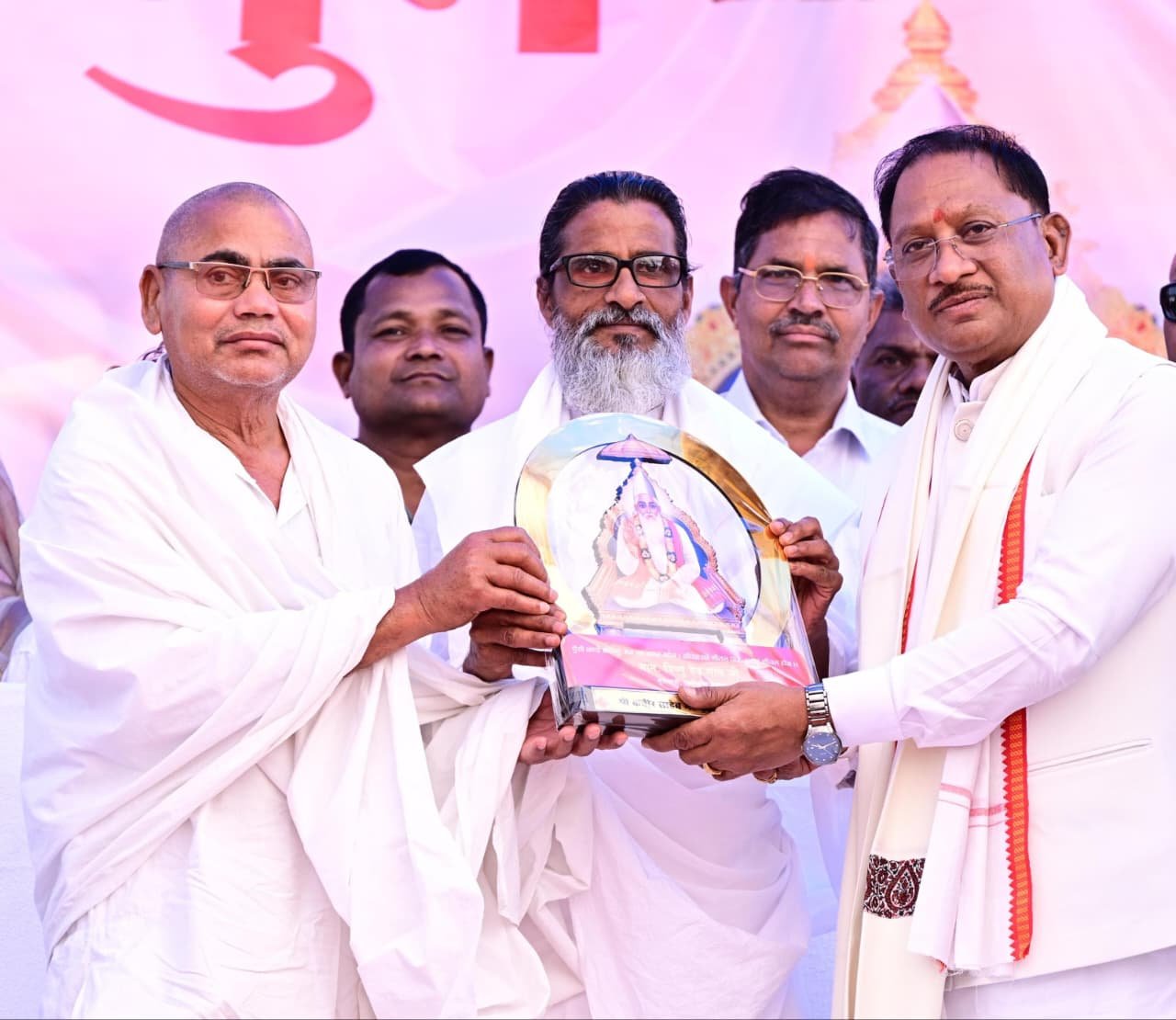 कबीर मठ आश्रम में फाल्गुन महोत्सव : संत परंपरा से जुड़कर विकास को नई दिशा – मुख्यमंत्री विष्णु देव साय 2 kkk