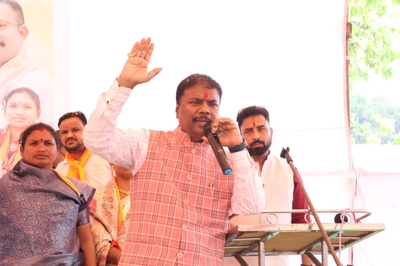 कौशल विकास सामुदायिक केन्द्र युवाओं को प्रशिक्षण एवं रोजगार परक कौशल प्रदान करने में महत्वपूर्ण भूमिका निभाएगा - वन मंत्री केदार कश्यप 1 1775397787 0adca1ca3b7a3666cfd3