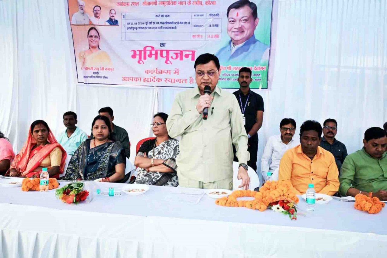 उद्योग मंत्री ने अपने जन्म दिवस पर लघु व्यवसायियों को दी आनंद बाजार वेंडिंग जोन की सौगात 1 1776011167 f656318be04a0eeff5cb