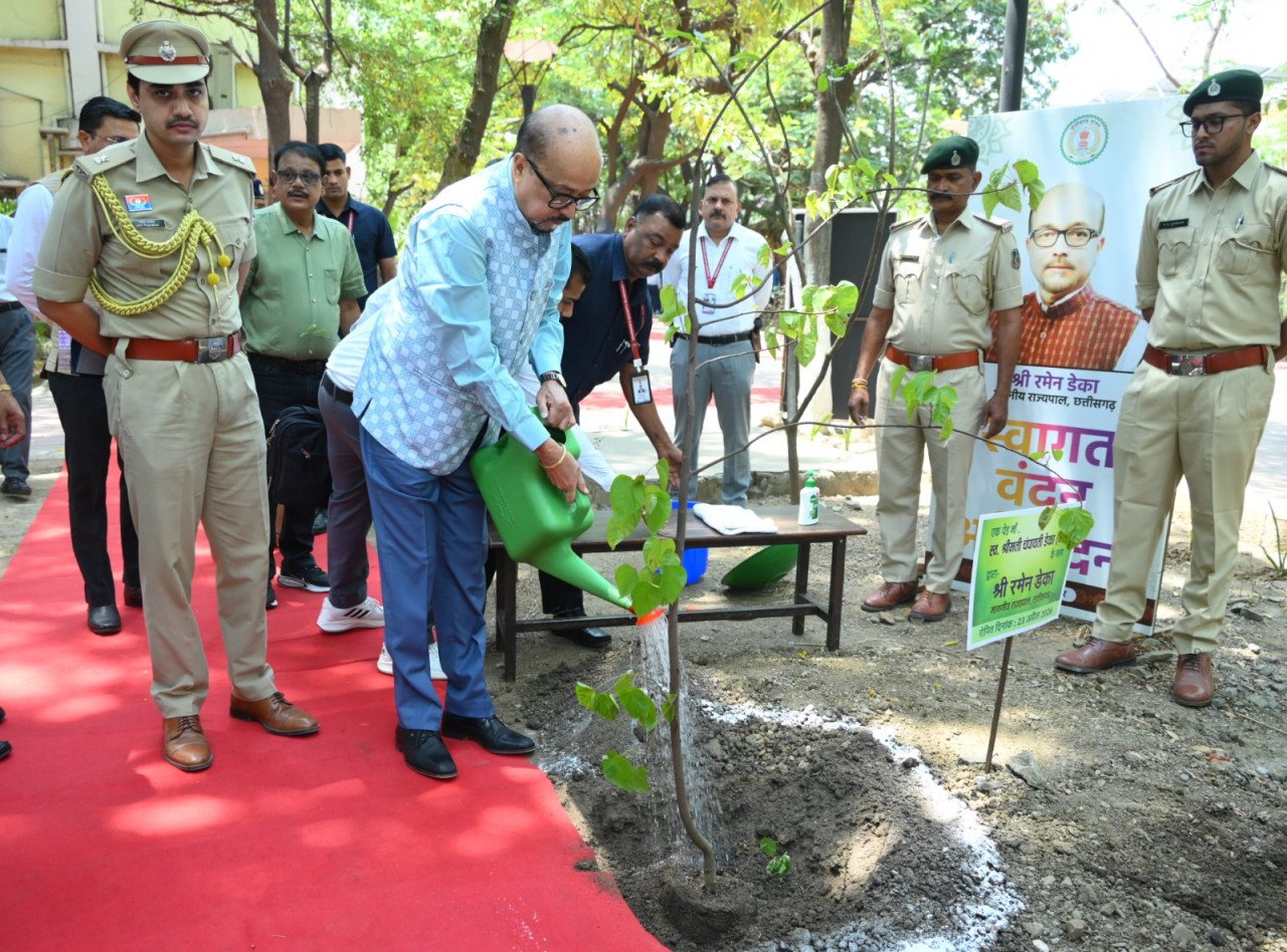 1776948113 824330b7fcd4bdee927e