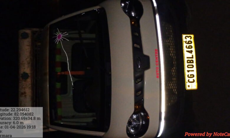 लकड़ी के अवैध परिवहन पर कार्रवाई, पिकअप वाहन जब्त 10 ll