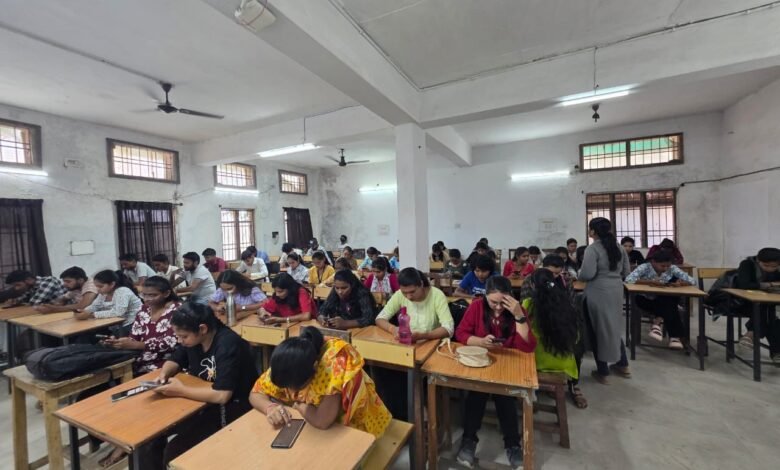 AI Upskilling Course Entrance Exam 2026 का सफल आयोजन चयनित युवाओं को मिलेगा अत्याधुनिक तकनीकी प्रशिक्षण एवं रोजगार के अवसर 3 1778574636 4486b6ddfc6515c29fcf