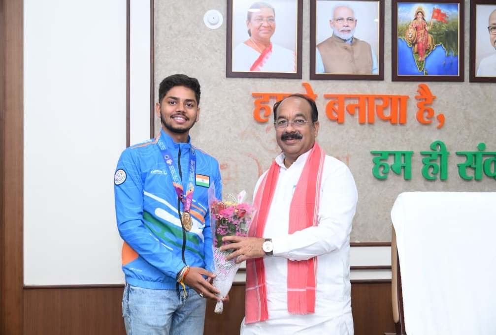 मिस्र में हुए जूनियर वर्ल्ड कप में वर्ल्ड रिकॉर्ड स्कोर के साथ जीत चुके हैं मिक्स्ड डबल में स्वर्ण पदक 1 ddfs