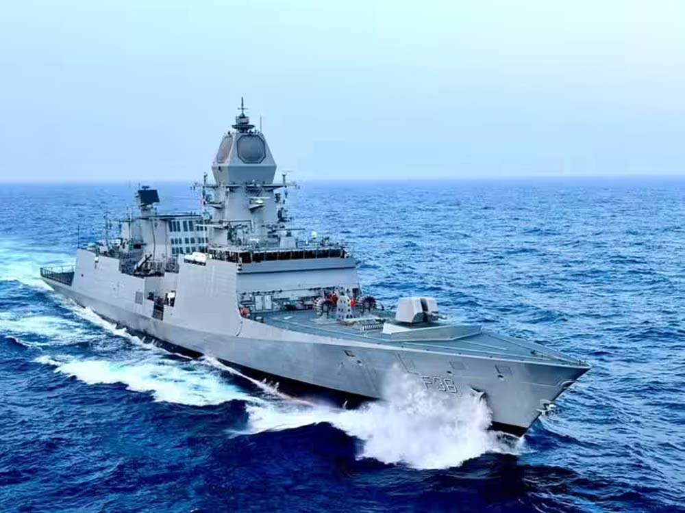 आत्मनिर्भर भारत की दिशा में मजबूत कदम, 75% से अधिक स्वदेशी तकनीक से लैस नए युद्धपोत 1 152 4