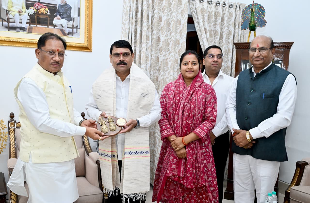 किसान हितैषी नीतियों ने दिलाई छत्तीसगढ़ को नई पहचान : छत्तीसगढ़ के कृषि विकास मॉडल का अध्ययन करने पहुंचा महाराष्ट्र का विधायक दल, मुख्यमंत्री विष्णुदेव साय से की मुलाकात