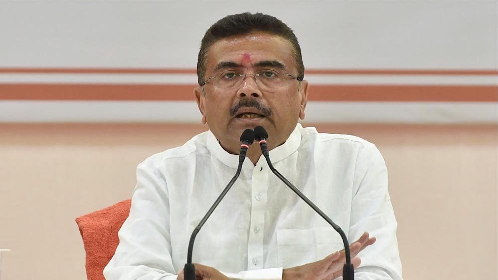 पहले ही बजट में बड़ा दांव! सरकारी कर्मचारियों का DA 20% बढ़ा, कई अहम घोषणाएं 1 22A 72