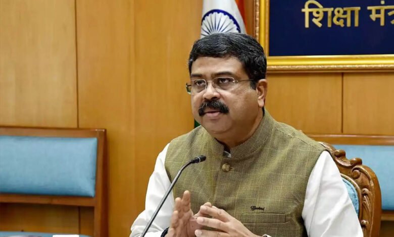 NEET लीक पर शिक्षा मंत्री का फूटा गुस्सा, बोले- रक्षक ही भक्षक बन गए, दोषियों को नहीं बख्शेंगे 7 23A 163