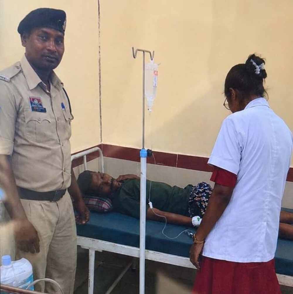 नारायणपुर: डायल-112 की त्वरित कार्रवाई से सर्पदंश पीड़ित को मिला नया जीवन 1 Chhattisgarh News 02 2 20