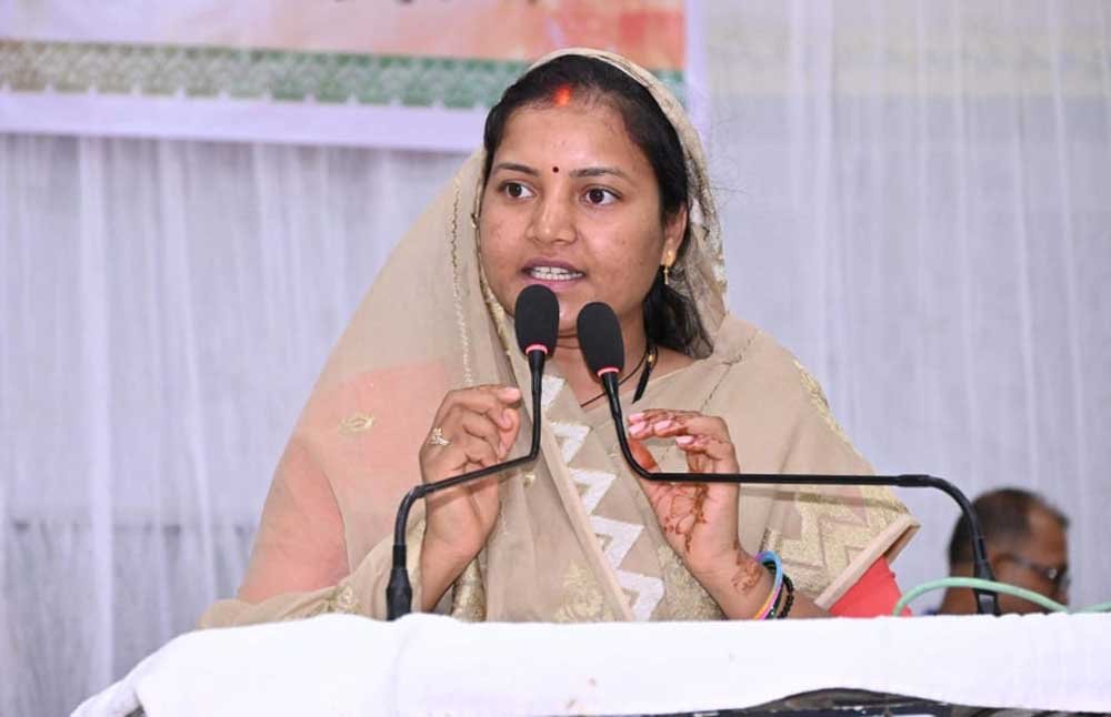 महिला एवं बाल विकास विभाग में साड़ी खरीदी की केंद्रीकृत खरीदी व्यवस्था समाप्त करने का ऐतिहासिक निर्णय 1 LAxmi 03 1
