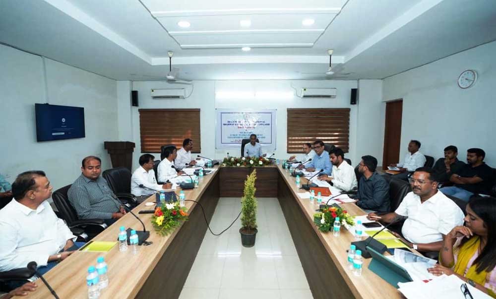निर्माणाधीन सड़कों पर वैकल्पिक व्यवस्था बनाकर काम करने के दिए निर्देश ताकि बरसात में लोगों को न हो परेशानी 1 Pwd 03 1