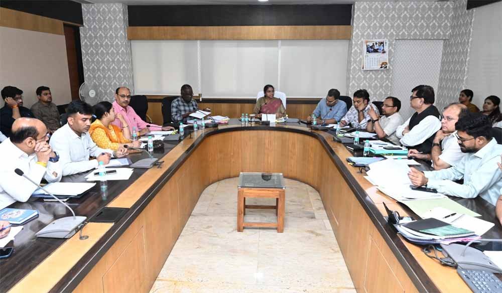 निर्माण और जन सुविधाएं विकसित करने के कार्यों को गति देने सक्रियता से करें मॉनिटरिंग - शंगीता आर 1 sangeeta r