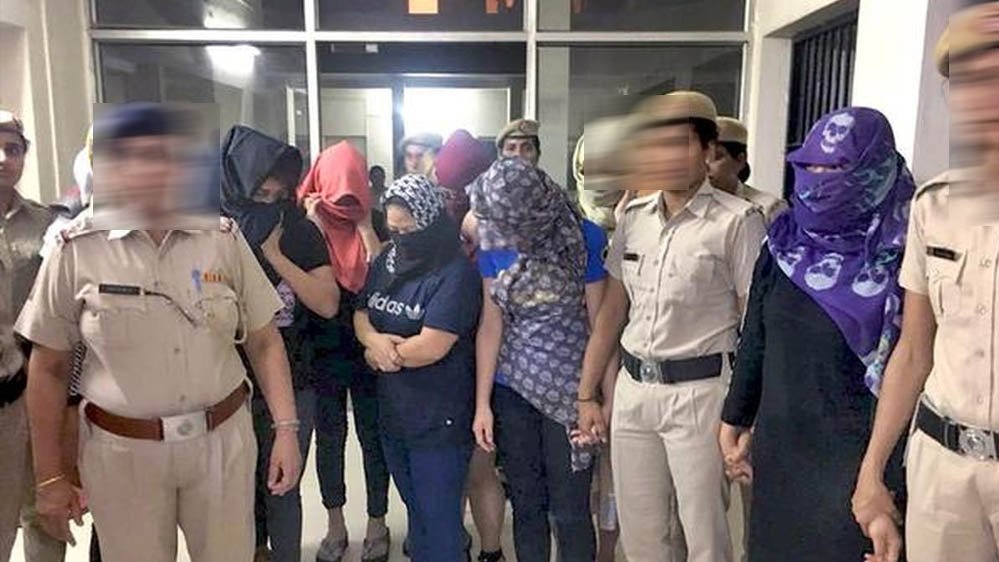 नागपुर में बड़े सेक्स रैकेट का पर्दाफाश, App से ग्राहकों की बुकिंग; उज़्बेकिस्तान और दिल्ली से जुड़ा नेटवर्क बेनकाब 1 11A 76