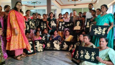 बलौदाबाजार में समूह की 40 महिलाओं को मिला धान और पैरा आर्ट का प्रशिक्षण 2 16A 129