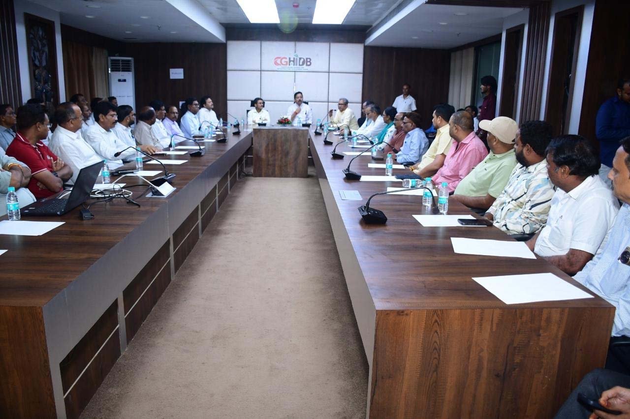 समयबद्ध और गुणवत्तापूर्ण निर्माण के लिए छत्तीसगढ़ गृह निर्माण मंडल की पहल 1 171 1