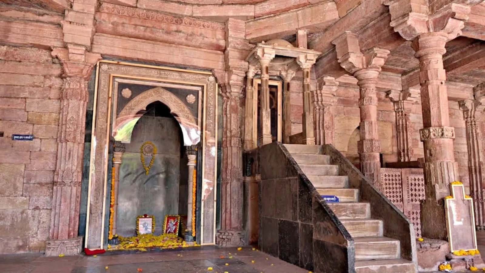 भोजशाला नमाज विवाद बढ़ा, मुस्लिम पक्ष फिर पहुंच सकता है सुप्रीम कोर्ट 1 183