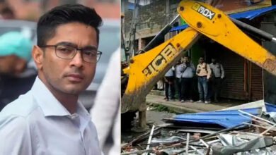 अभिषेक बनर्जी के कथित अवैध दफ्तर पर बड़ी कार्रवाई, तीन JCB से पांच मंजिला इमारत का ध्वस्तीकरण शुरू 2 18A143 1