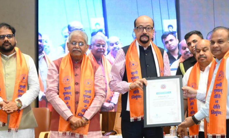 राष्ट्रीय उत्कृष्टता सम्मान समारोह में चमके मेधावी छात्र, पीएसवाय ने किया सम्मानित 2 18A154