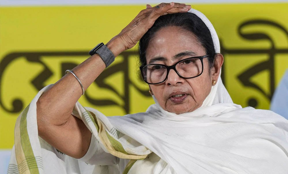 ममता बनर्जी की TMC के 3 बैंक खाते फ्रीज, जेट-हेलीकॉप्टर खरीद मामले में बड़ा कानूनी झटका 1 20A 121 1
