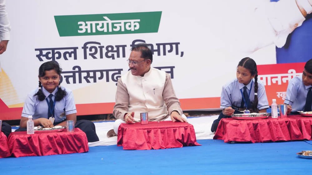युवाओं और बच्चों के भविष्य पर सीएम विष्णुदेव साय का बड़ा संदेश, शिक्षा-संस्कार पर दिया जोर 1 21A 35