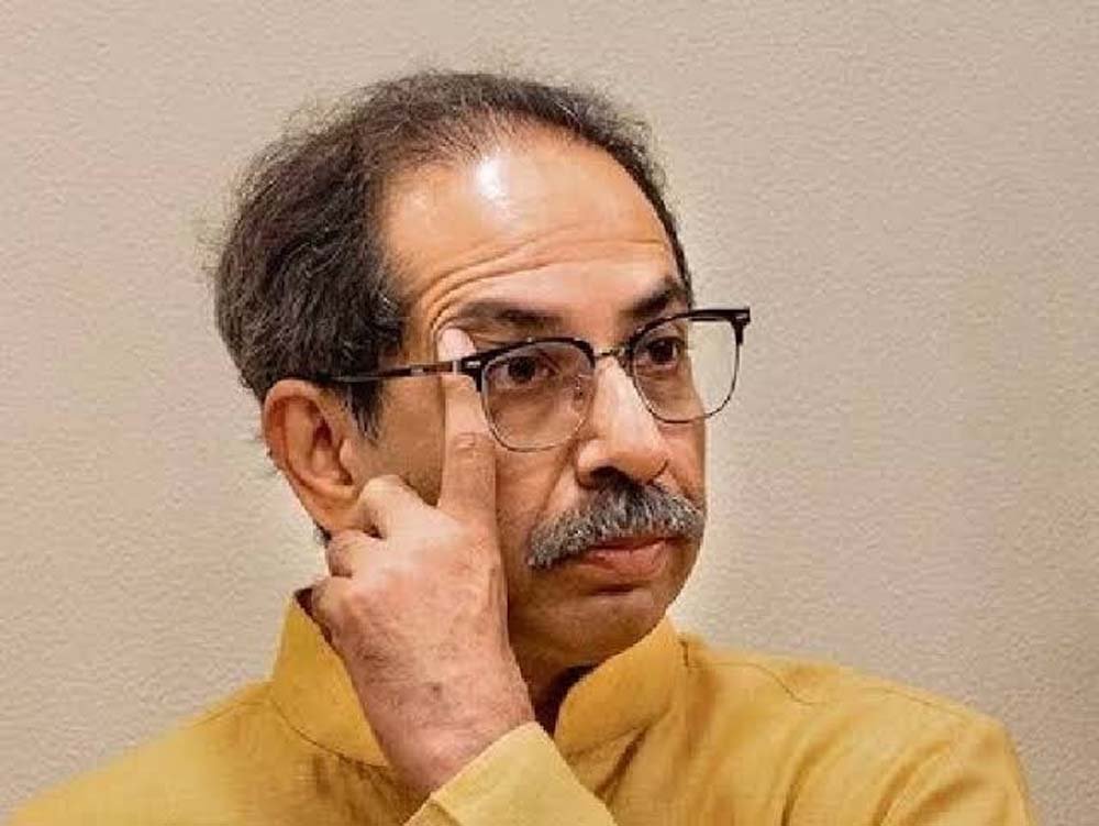 शिवसेना विलय पर सियासी घमासान, UBT ने फैसले को बताया असंवैधानिक 1 30 18