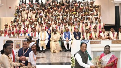 राष्ट्रपति द्रौपदी से बस्तर पंडुम-2026 विजेताओं, परगना मांझी और पद्म पुरस्कार विजेताओं की मुलाकात 2 31A 38