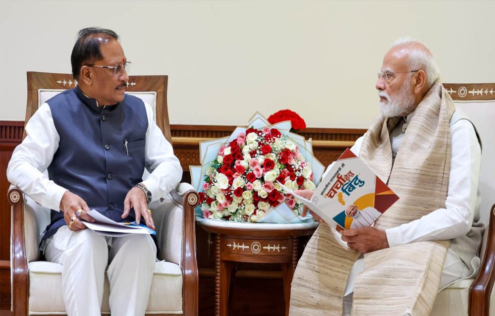 मुख्यमंत्री साय ने प्रधानमंत्री नरेंद्र मोदी को वर्ष 2027 में रायपुर में प्रस्तावित ‘लखपति दीदी सम्मेलन’ में शामिल होने का दिया आमंत्रण 1 31A 98 1