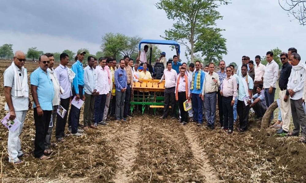 धमतरी में किसानों के लिए विशेष प्रशिक्षण, 'सुपर अल नीनो' के बीच कम बारिश से बचाव के बताए उपाय 1 4A 219 2