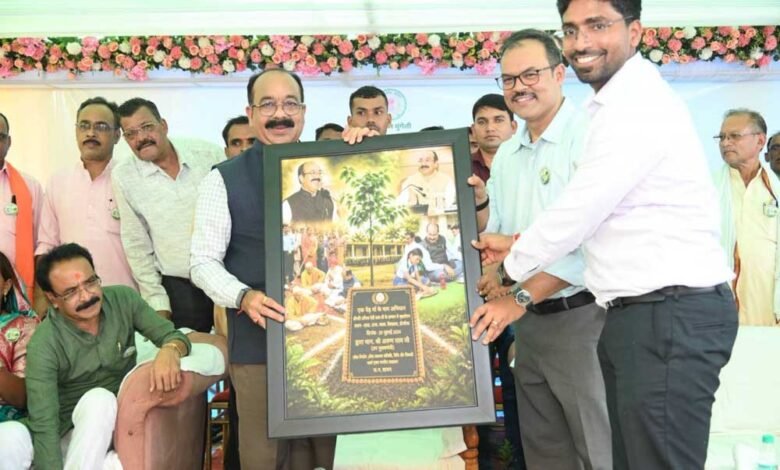 बैगाकापा से हरित अभियान की शुरुआत, ‘वृक्ष मित्र वाहन’ को दिखाई हरी झंडी 5 Arun 03