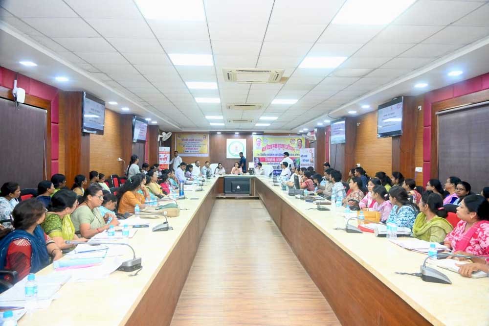 बाल विवाह एक अभिशाप, बाल विवाह रोककर बचाएं बच्चों का भविष्य 1 Bal 01 4