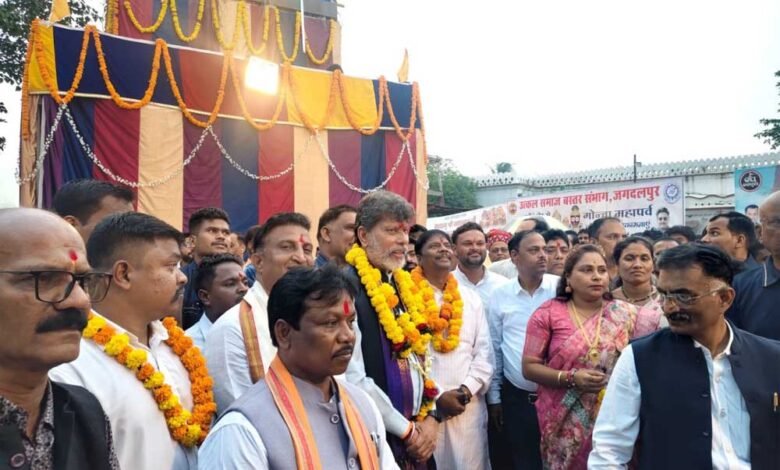 वन मंत्री केदार कश्यप सहित जनप्रतिनिधियों ने की पूजा-अर्चना, क्षेत्र की सुख-समृद्धि की कामना 3 Bastar 02 2