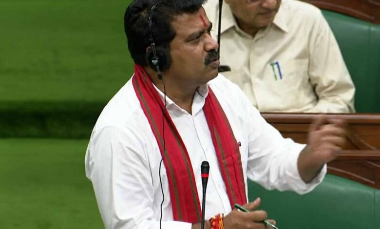 नक्सलवाद पर विधानसभा में गरजे डिप्टी CM विजय शर्मा, बोले- बस्तर बदल रहा, विकास की रफ्तार तेज 7 Chhattisgarh News 02 2 11