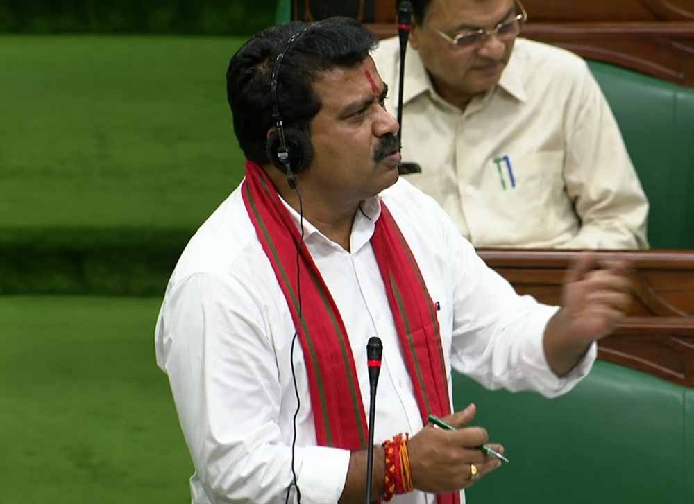 नक्सलवाद पर विधानसभा में गरजे डिप्टी CM विजय शर्मा, बोले- बस्तर बदल रहा, विकास की रफ्तार तेज 1 Chhattisgarh News 02 2 11