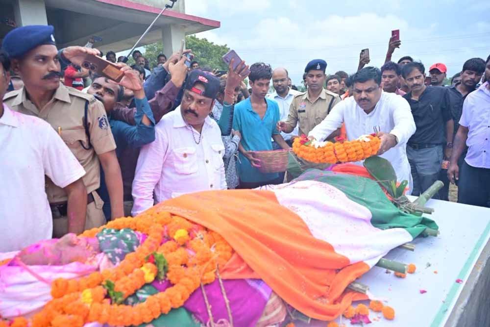 लोककला की महान हस्ती डॉ. तीजन बाई को सम्मान, गनियारी शासकीय स्कूल उनके नाम से जाना जाएगा 1 Chhattisgarh News 02 3 4