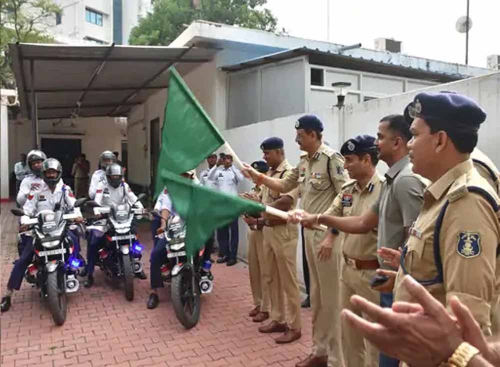 रायपुर में जाम हटाने की कार्रवाई होगी फास्ट, QRT अब 10 नई तेज रफ्तार बाइक्स से करेगी गश्त 1 Chhattisgarh News 02 3 9