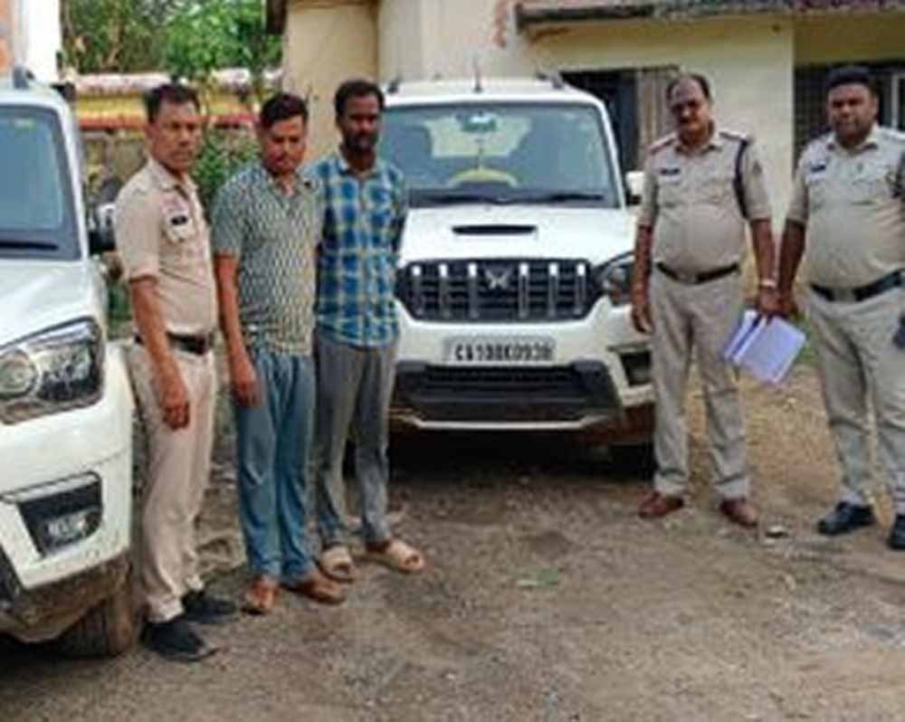 बिलासपुर में ASI उमेश उपाध्याय सस्पेंड, डीजल चोरी के आरोपी को छोड़ने पर SSP का एक्शन 1 Chhattisgarh News 03 2 10