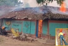 हेडमास्टर की हत्या से उबाल में गांव, आरोपियों के घर जलाए गए, CG में हालात तनावपूर्ण 36 Chhattisgarh News 04 1 15