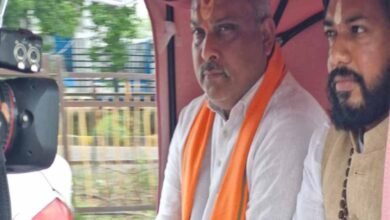 छत्तीसगढ़ विधानसभा में मंत्री गुरु खुशवंत साहेब की अलग एंट्री, पिंक ई-रिक्शा से पहुंचे सदन 2 Chhattisgarh News 04 2 9