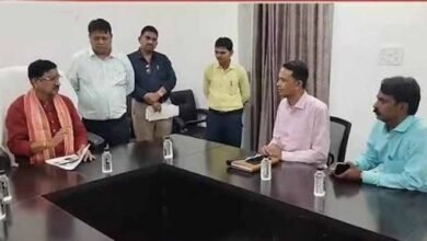 बिलासपुर समीक्षा बैठक में केंद्रीय मंत्री तोखन साहू का बड़ा एक्शन, जल जीवन मिशन की धीमी रफ्तार और बिजली कटौती पर जताई नाराजगी 2 Chhattisgarh News 05 2 5