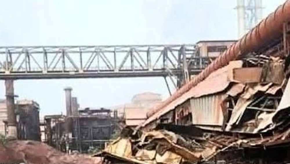 CG News: भिलाई स्टील प्लांट में बड़ा हादसा, क्रेन केबिन गिरने से ऑपरेटर गंभीर रूप से घायल 1 Chhattisgarh News 05 2 7