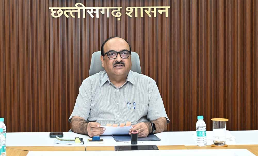 CG News: प्रधानमंत्री आवास 2.0 पर मुख्य सचिव सख्त, टास्क फोर्स बैठक में पात्र हितग्राहियों को पक्का घर सुनिश्चित करने के निर्देश 1 Chhattisgarh News 11 3 1