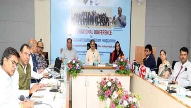 लोकतांत्रिक प्रक्रियाओं को मजबूत बनाने, निर्वाचन प्रबंधन में नवाचार, मतदाता सहभागिता, तकनीक के प्रभावी उपयोग एवं निर्वाचन से जुड़ी वैश्विक 4 Chif 01 2