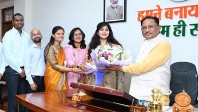 छत्तीसगढ़ के होनहारों से मिले मुख्यमंत्री विष्णु देव साय, अखिल भारतीय सेवाओं में चयन पर किया सम्मानित 3 Cm 03 3