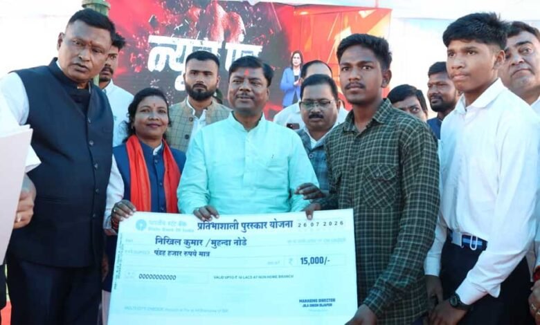 ‘एक पेड़ माँ के नाम’ अभियान के तहत किया पौधारोपण, नीट-2026 में सफल विद्यार्थियों का किया सम्मान 6 Kedar v01 1