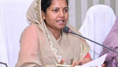 मंत्री लक्ष्मी राजवाड़े ने साइबर ठगी से सतर्क रहने की अपील 4 Laxmi 02