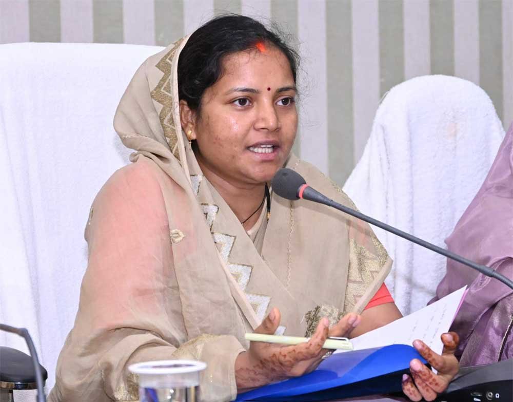 मंत्री लक्ष्मी राजवाड़े ने साइबर ठगी से सतर्क रहने की अपील 1