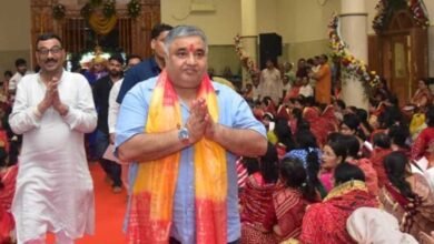 पर्यटन एवं संस्कृति मंत्री राजेश अग्रवाल ने माँ बनभौरी धाम में टेका मत्था, जनकल्याण की कामना की 2 Maaa 01