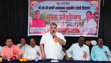 उज्ज्वल भविष्य की दी शुभकामनाएं, छात्राओं को साइकिल भेंट कर बढ़ाया उत्साह 2 Rajesh 03