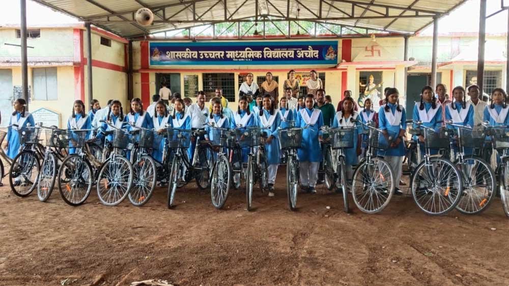 सरस्वती साइकिल योजना से बेटियों के सपनों को मिले पंख 1 School 01 1