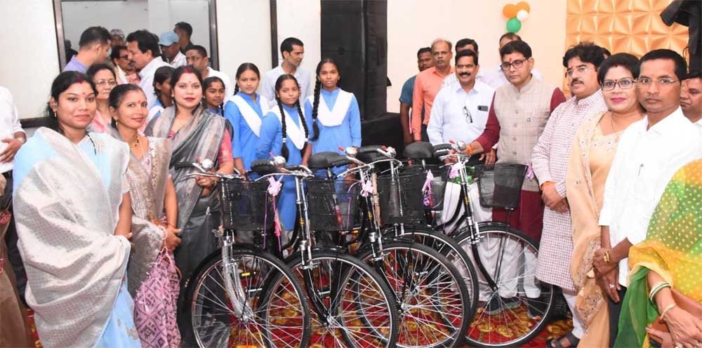शिक्षा से ही होता है सशक्त राष्ट्र का निर्माण, बड़े लक्ष्य तय कर पूरी निष्ठा से करें पढ़ाई: मंत्री टंक राम वर्मा 1 Tank 01 5