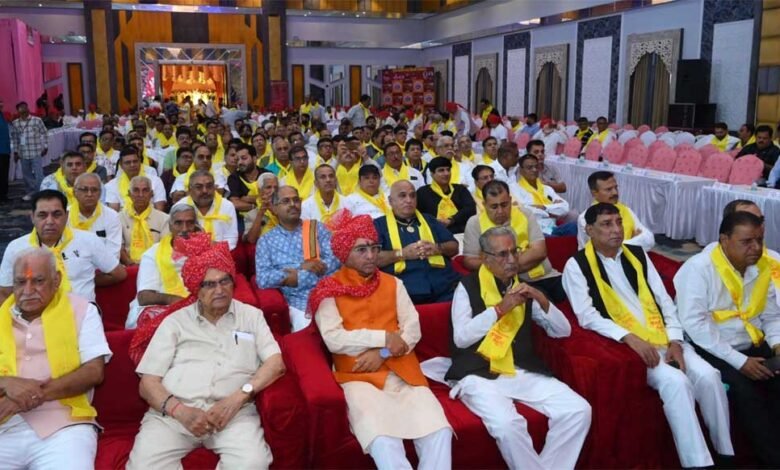 प्रदेशभर की 128 सिंधी पंचायतों के प्रतिनिधि एक मंच पर हुए एकजुट 9 Theka 07